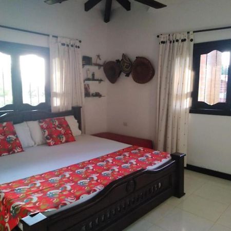 Casa Campo Emaus Caucasia Екстериор снимка