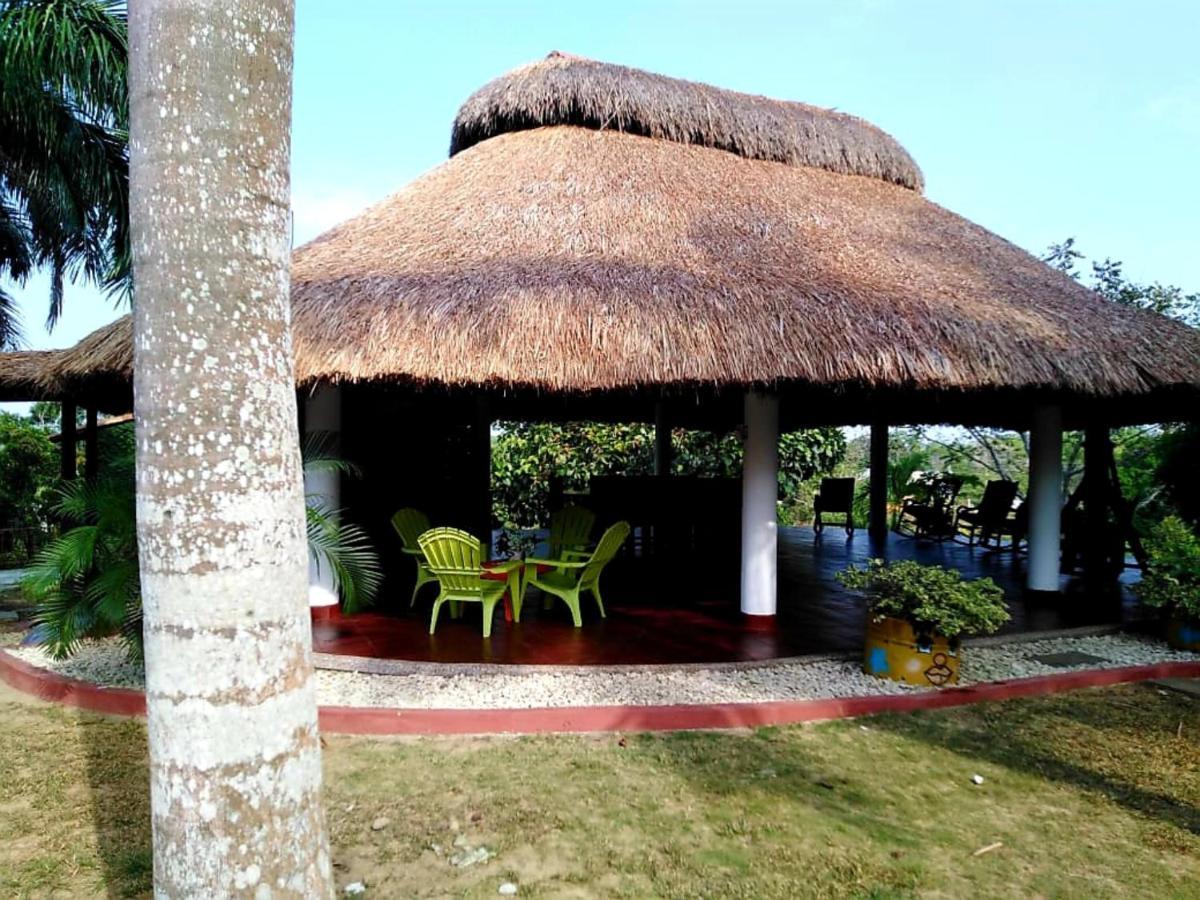 Casa Campo Emaus Caucasia Екстериор снимка
