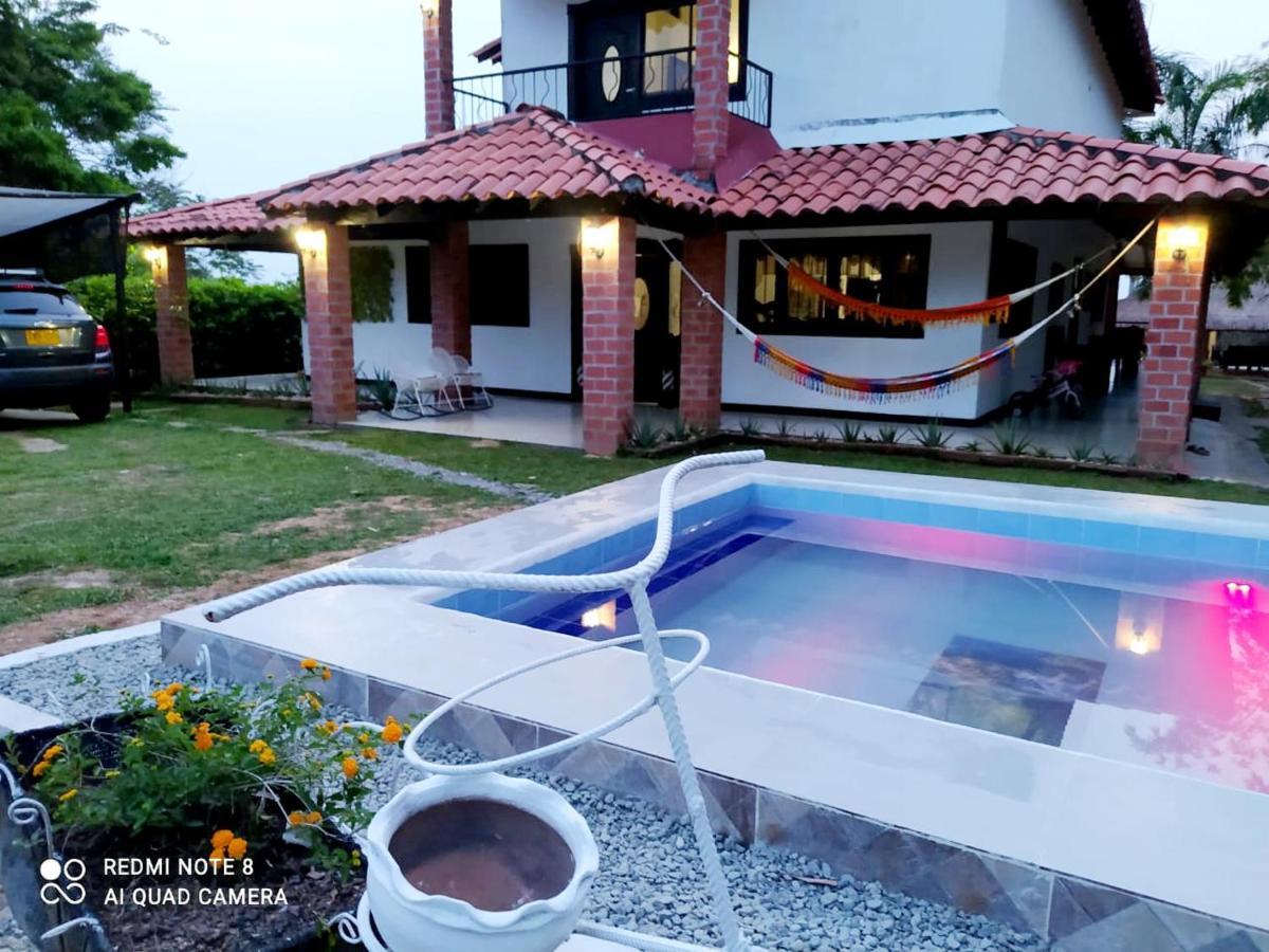 Casa Campo Emaus Caucasia Екстериор снимка