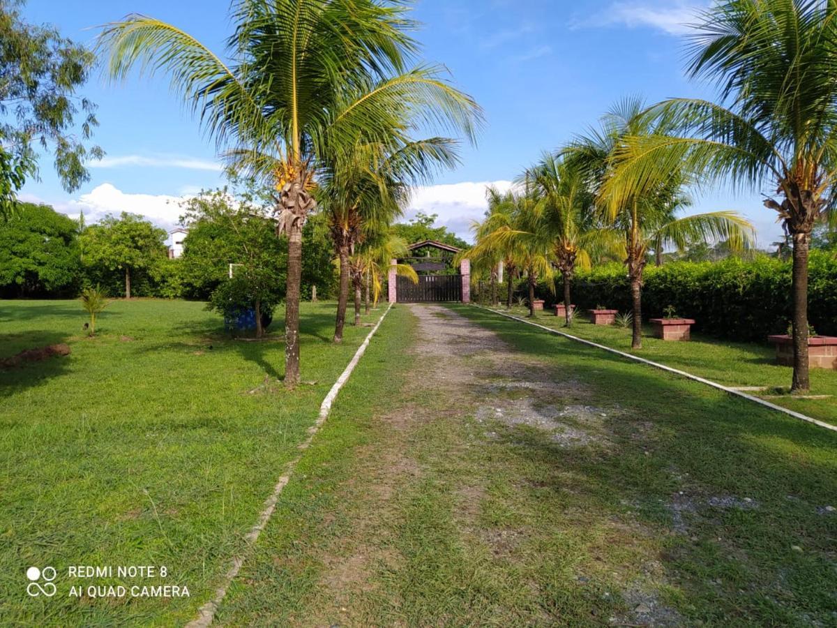 Casa Campo Emaus Caucasia Екстериор снимка