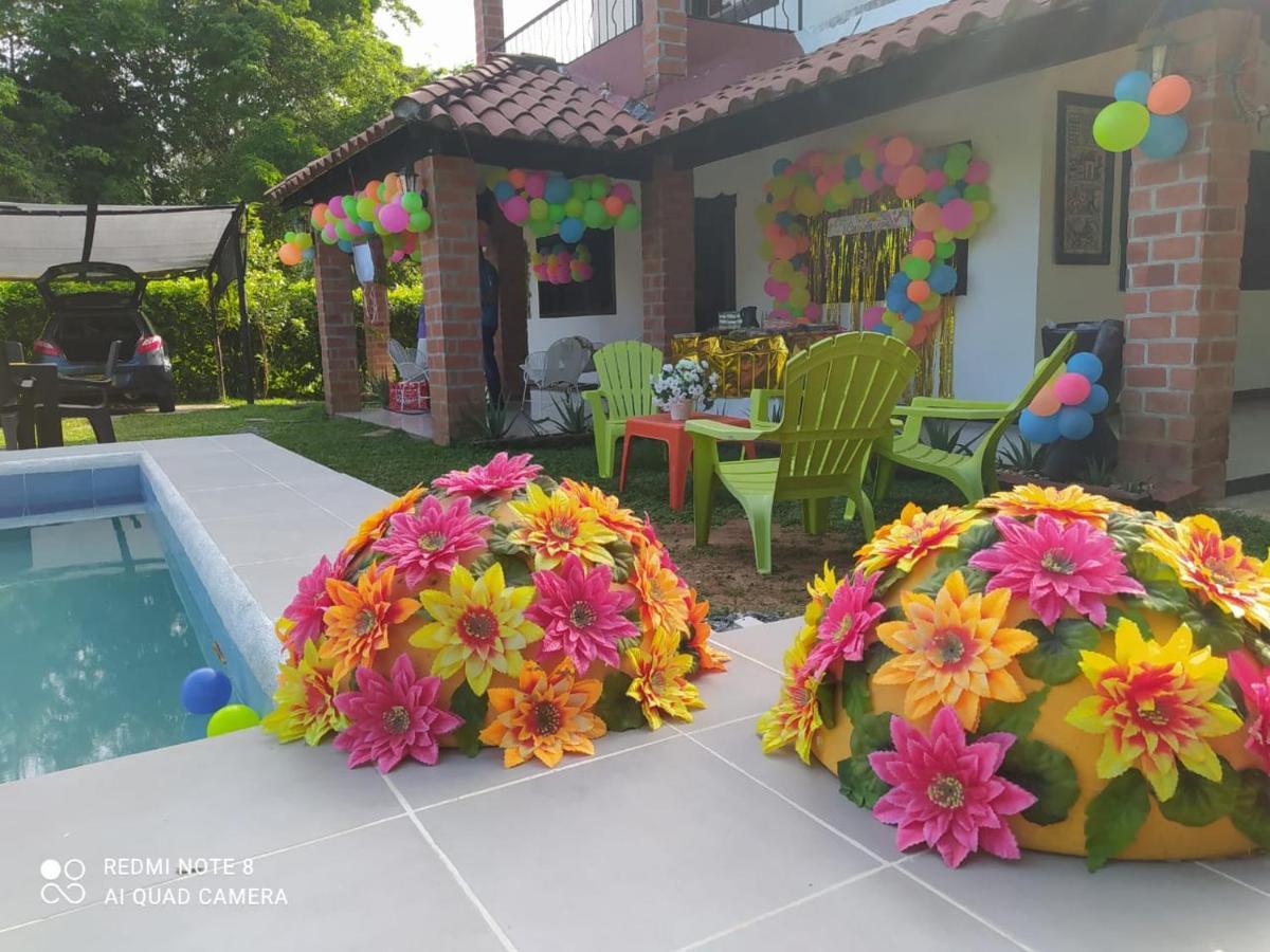 Casa Campo Emaus Caucasia Екстериор снимка