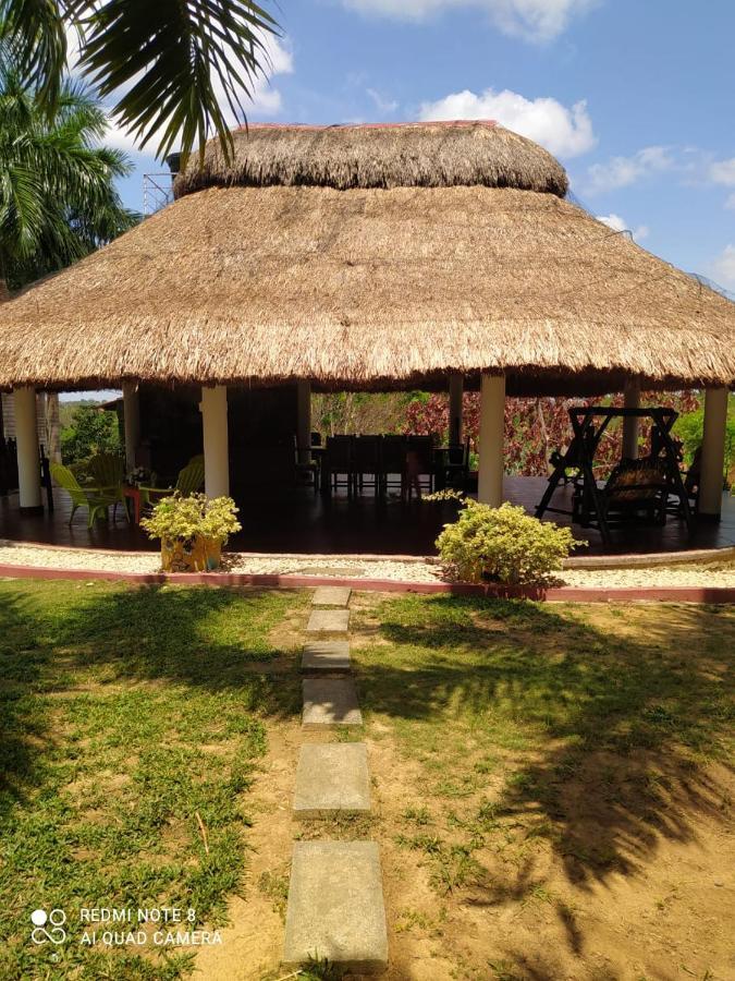Casa Campo Emaus Caucasia Екстериор снимка