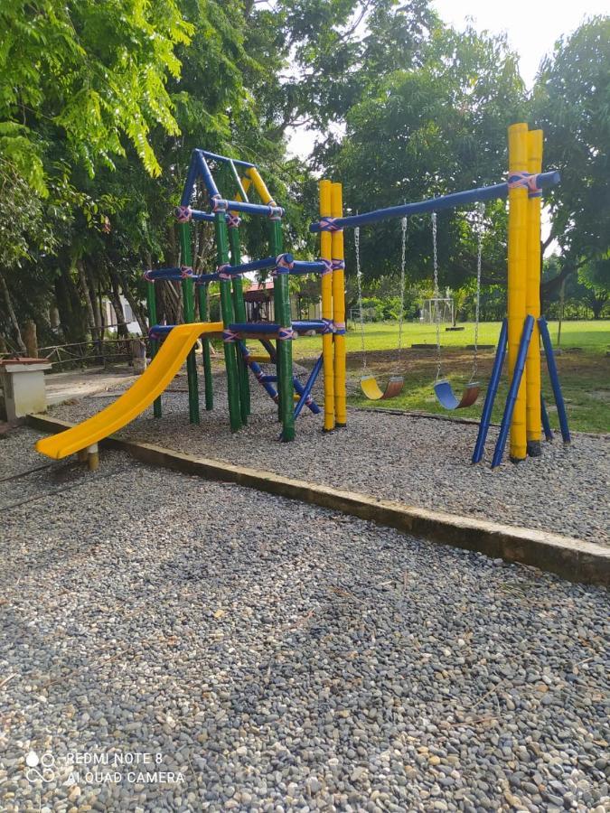 Casa Campo Emaus Caucasia Екстериор снимка